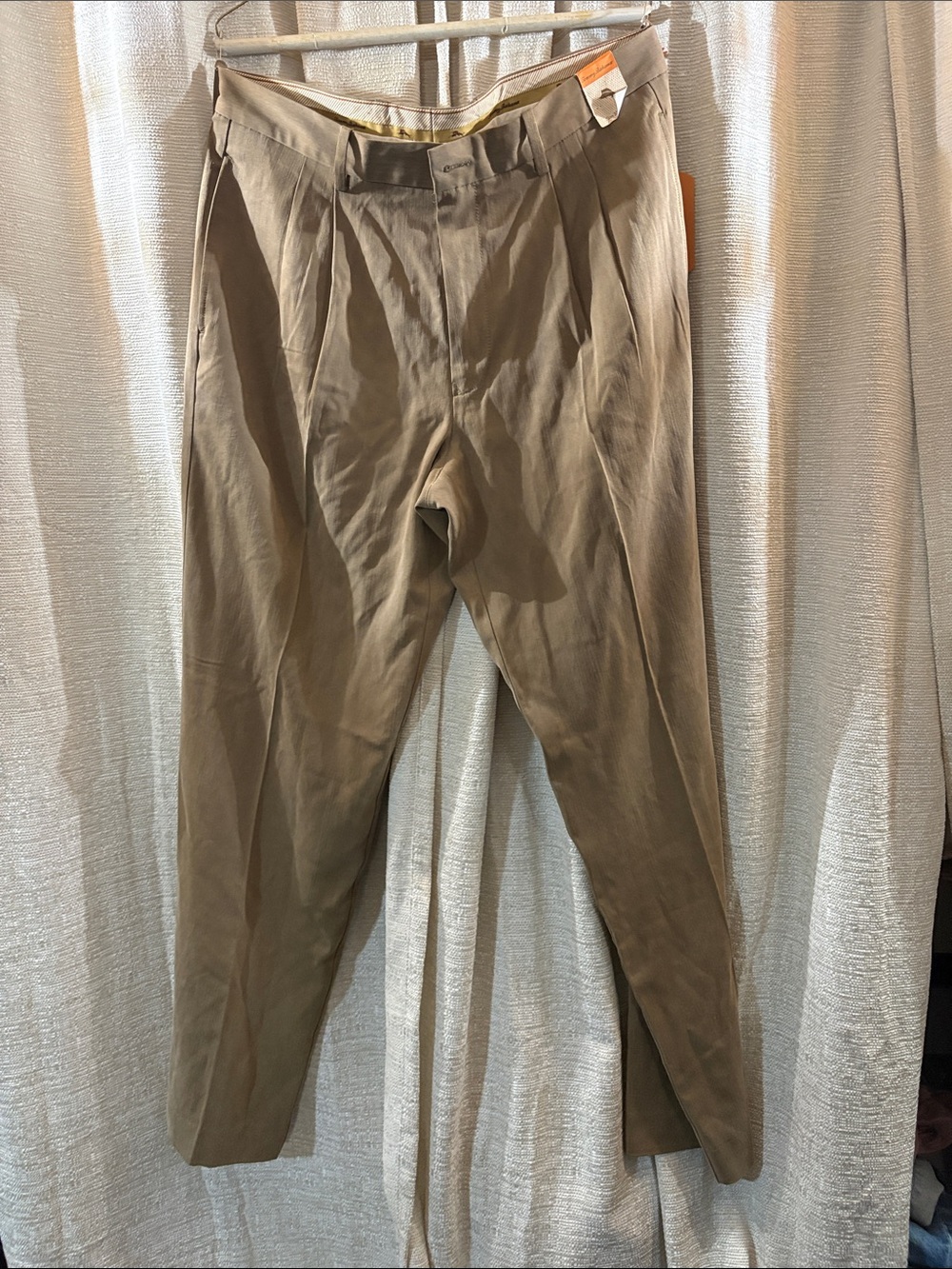 Silk 35 waist x 34 length Tommy Bahama Men's Pleated Chinos in Khaki